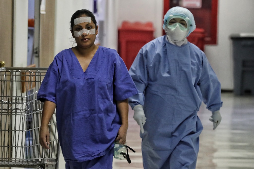 Covid-19 intensifica su ataque sobre personal de salud en México 